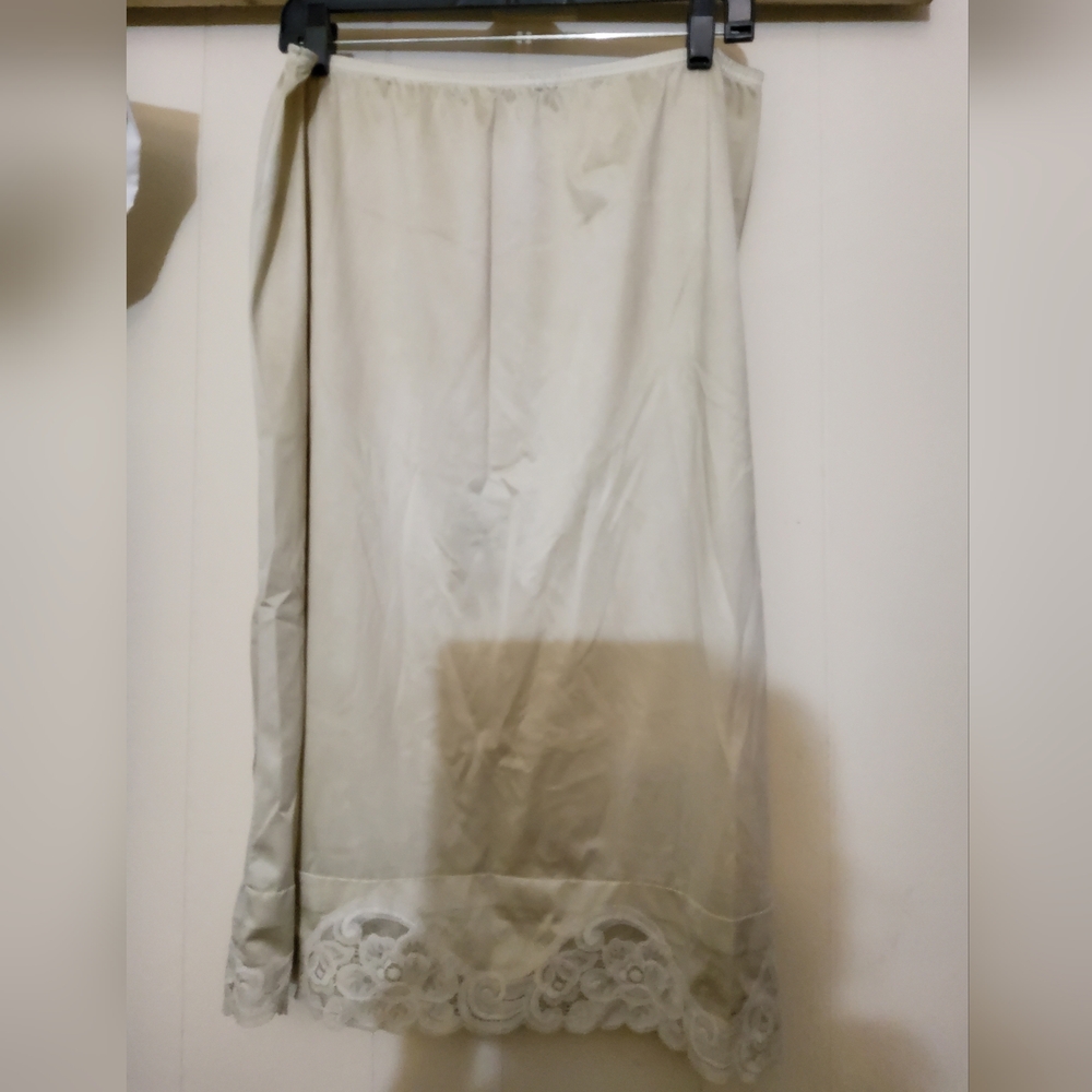 Vintage slip